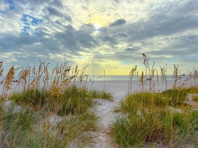 Own one of Treasure Island's rarest beachfront compounds - photo 3