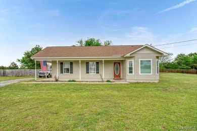 A tranquil escape, nestled on almost an acre of picturesque land - photo 2