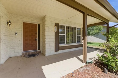 Price reduced! Seller is motivated! This charming 2-bedroom - photo 4