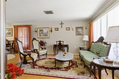 Price reduced! Seller is motivated! This charming 2-bedroom - photo 6