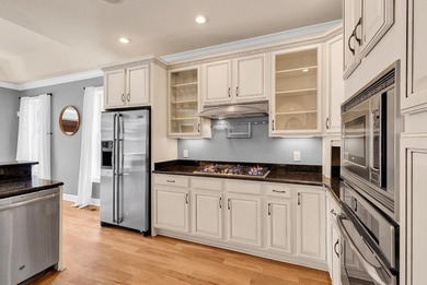 BEAUTIFUL CUSTOM 4-bedroom, 3.5-bath home brings together - photo 12