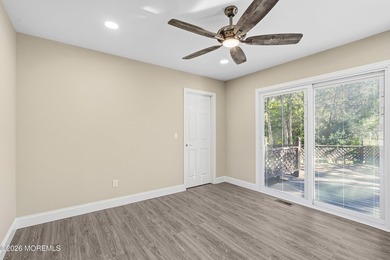 Absolutely stunning, fully renovated 4-bedroom, 2-bath home - photo 12