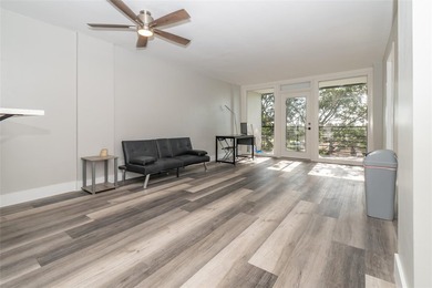 Top floor, corner unit with great water views and sunsets - photo 12