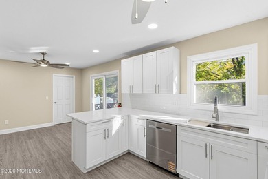 Absolutely stunning, fully renovated 4-bedroom, 2-bath home - photo 16