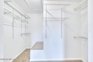 This beautifully refreshed condo has been completely cleaned and - photo 17
