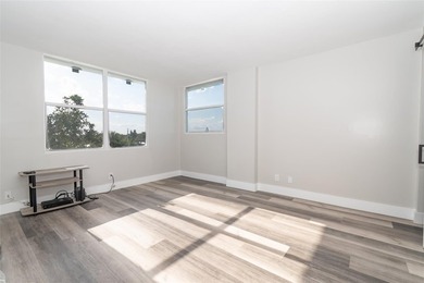 Top floor, corner unit with great water views and sunsets - photo 20