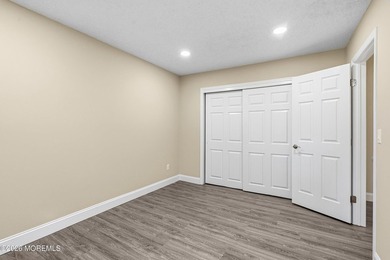 Absolutely stunning, fully renovated 4-bedroom, 2-bath home - photo 21