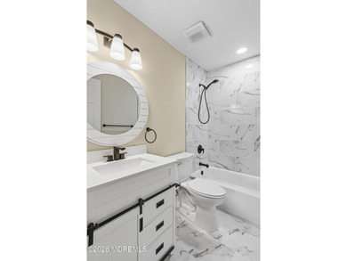 Absolutely stunning, fully renovated 4-bedroom, 2-bath home - photo 22