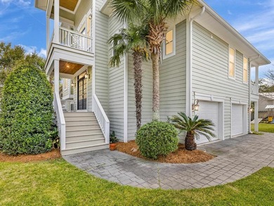 BEAUTIFUL CUSTOM 4-bedroom, 3.5-bath home brings together - photo 26