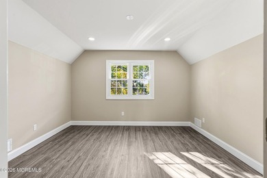 Absolutely stunning, fully renovated 4-bedroom, 2-bath home - photo 33