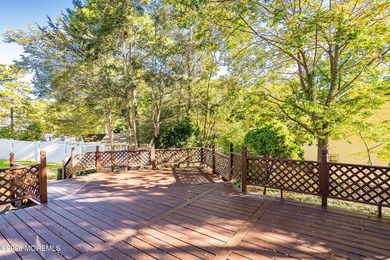 Absolutely stunning, fully renovated 4-bedroom, 2-bath home - photo 37