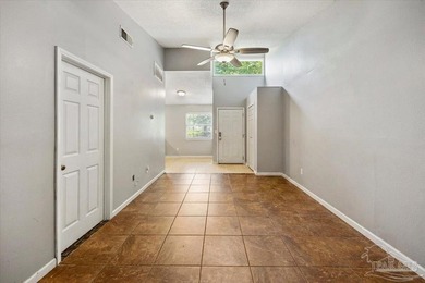 Charming 1 bedroom, 1 bath townhome offering 643 square feet of - photo 6