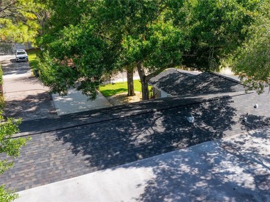 Come tour this beautiful, 3160 sqft home in a quiet and wooded - photo 3