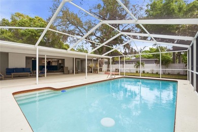 Come tour this beautiful, 3160 sqft home in a quiet and wooded - photo 4