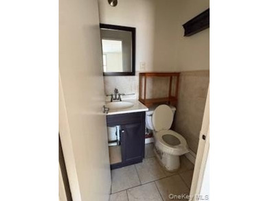 Two bedroom - 2 bath condo. Hardwood floors, enclosed screened - photo 10