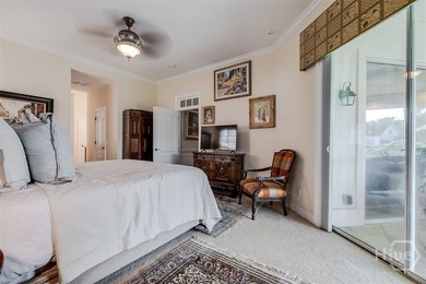 Unparalleled custom finishes, spacious rooms and an open concept - photo 15
