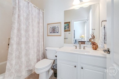 Unparalleled custom finishes, spacious rooms and an open concept - photo 26