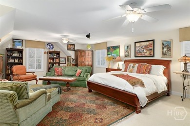 Unparalleled custom finishes, spacious rooms and an open concept - photo 28