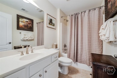 Unparalleled custom finishes, spacious rooms and an open concept - photo 31