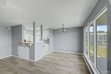 Beautiful 2 bedroom, 2 bath waterfront condo in Gulf Breeze - photo 8