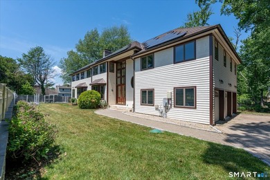 Set in Westport's sought-after Hunt Club neighborhood, this - photo 2