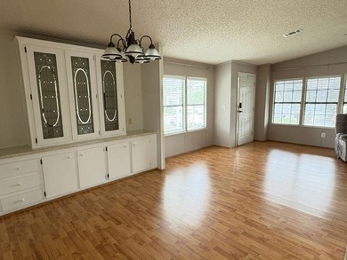 Welcome to your next chapter in this beautifully maintained - photo 6