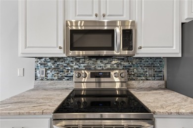 WELCOME to your new LAKE HARTWELL home! This beautiful home has - photo 11