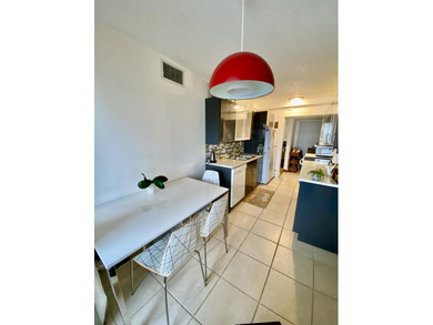 2 Bedroom 2 Bath 2 balconies, water front with a nice view, 2