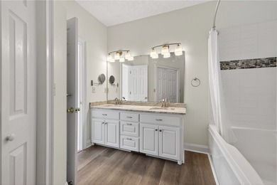 WELCOME to your new LAKE HARTWELL home! This beautiful home has - photo 17