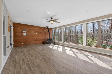 WELCOME to your new LAKE HARTWELL home! This beautiful home has - photo 23