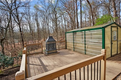WELCOME to your new LAKE HARTWELL home! This beautiful home has - photo 27