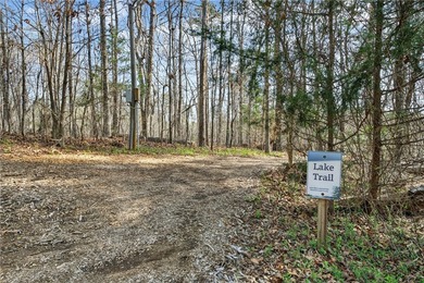 WELCOME to your new LAKE HARTWELL home! This beautiful home has - photo 32