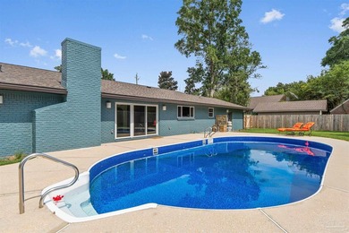 A rare find in the heart of East Hill! Situated on a triple - photo 3