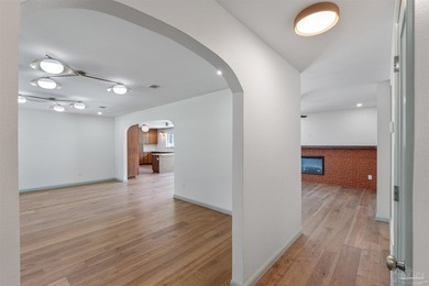 A rare find in the heart of East Hill! Situated on a triple - photo 5