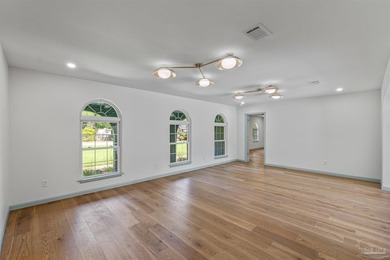 A rare find in the heart of East Hill! Situated on a triple - photo 6