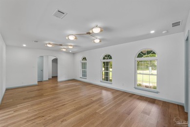 A rare find in the heart of East Hill! Situated on a triple - photo 7
