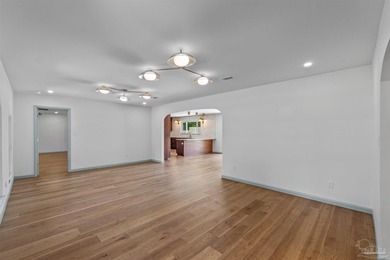 A rare find in the heart of East Hill! Situated on a triple - photo 9