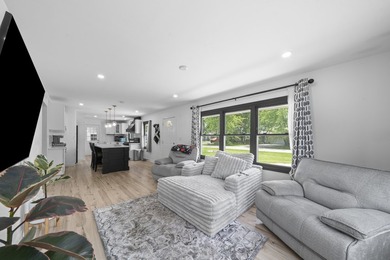 If you're looking for an affordable, move in ready home in Lake - photo 3