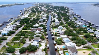 This warm and welcoming Ono Island waterfront home in Orange - photo 7