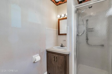 This sought-after Lakeview model is ready and waiting for its - photo 20