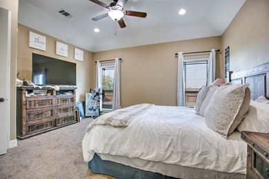 Step into this stunning 4-bedroom, 2-bathroom home with over 2 - photo 22