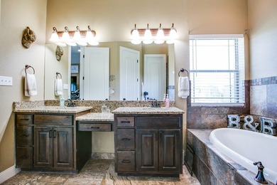 Step into this stunning 4-bedroom, 2-bathroom home with over 2 - photo 23