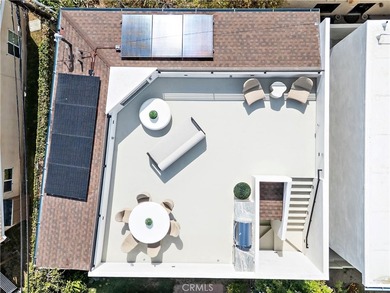 Some homes are built. Rarely, one is curated.

This - photo 33