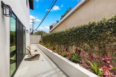 Some homes are built. Rarely, one is curated.

This - photo 40