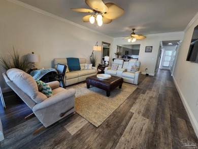 Enjoy both the Pensacola Bay and the Gulf of Mexico when you - photo 3