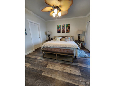 Enjoy both the Pensacola Bay and the Gulf of Mexico when you - photo 6