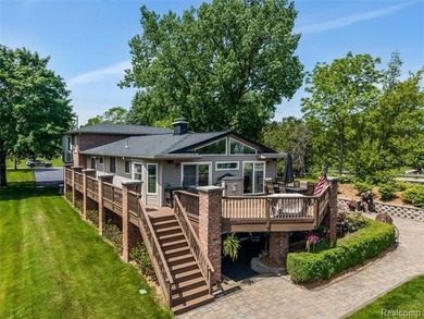 Situated in one of the most coveted waterfront settings on the - photo 47