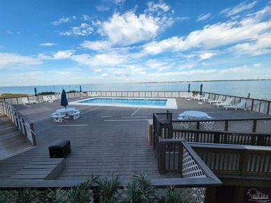 Enjoy both the Pensacola Bay and the Gulf of Mexico when you - photo 9