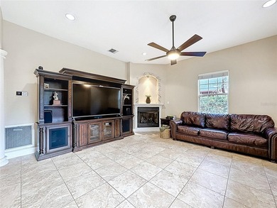 Experience spacious Florida living in this CUSTOM-BUILT ESTATE - photo 7