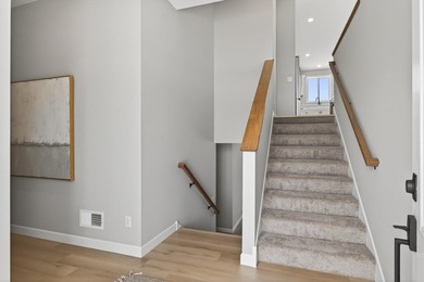 Welcome to the Hemlock! This fresh, bright, and welcoming new - photo 2